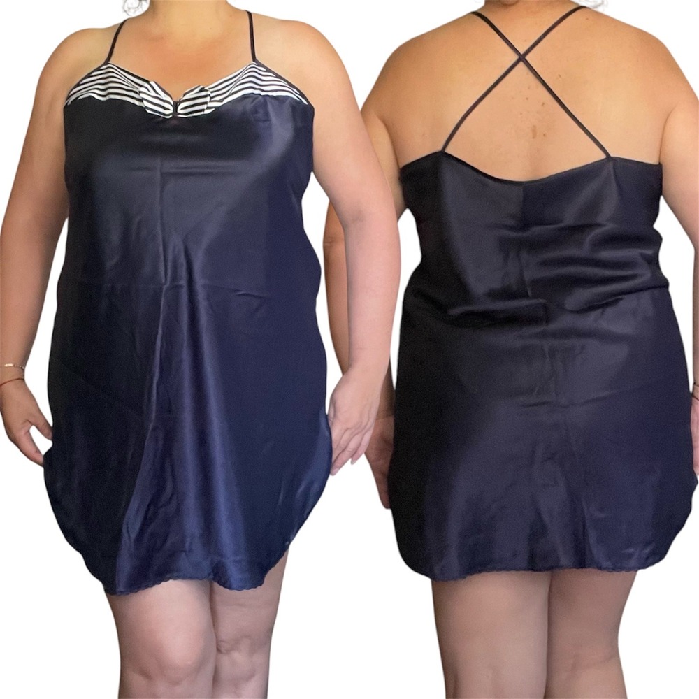 Petra Fashions Womens 1X Navy Blue Satin Nautical Stripe Trim Nightgown Slip 80s